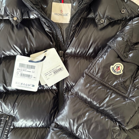 2025 Moncler Maya Sz 6 ! Mint !!!! - Picture 13 of 13